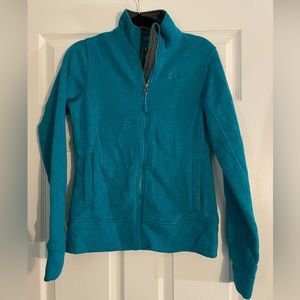 Women’s under armour fleece jacket. In great condition. Only worn a few times.